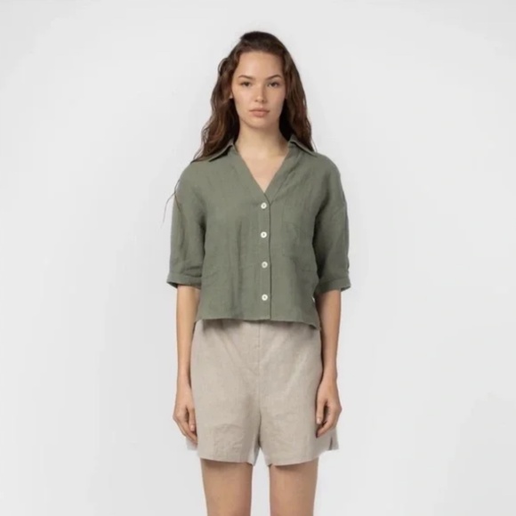 ~ Mod Ref Dawn Linen Button Down Shirt in Tan Small~ - Picture 1 of 9